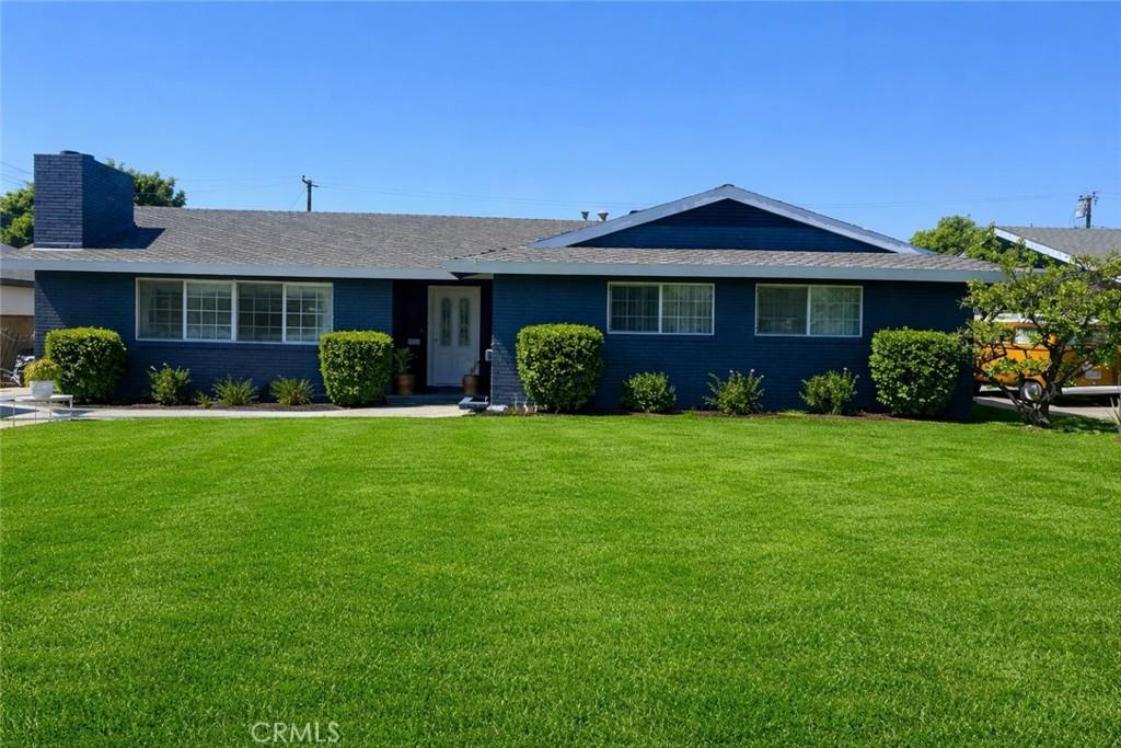 MLS #OC25252909 image #0