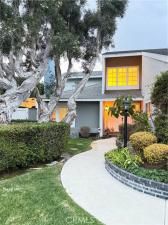 MLS #OC25252932 image #0