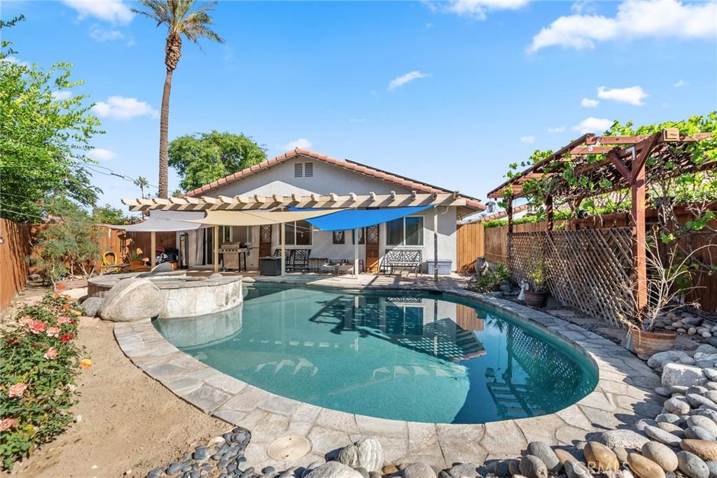 MLS #OC25253179 image #0