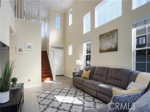 MLS #OC25253251 image #0