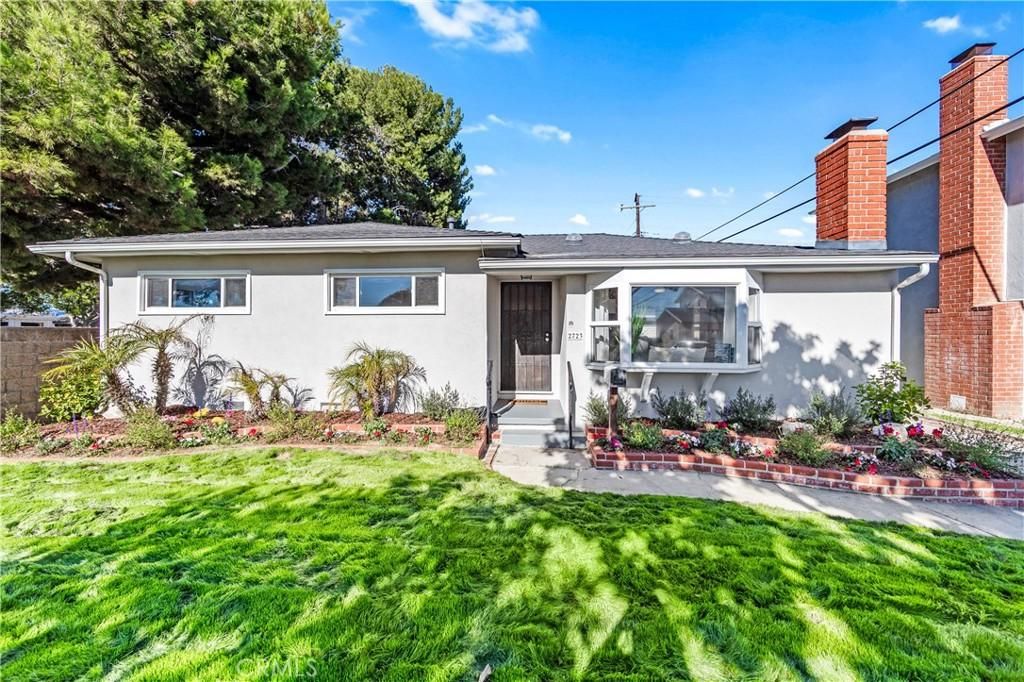 MLS #OC25253517 image #0