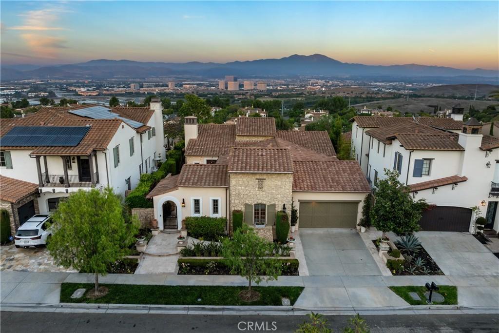 MLS #OC25253669 image #0