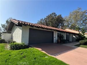 MLS #OC25253694 image #0