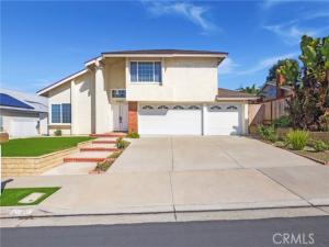 MLS #OC25253710 image #0