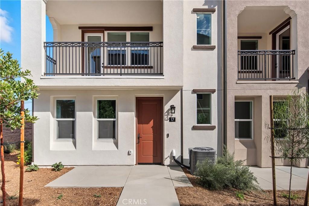 MLS #OC25253790 image #0