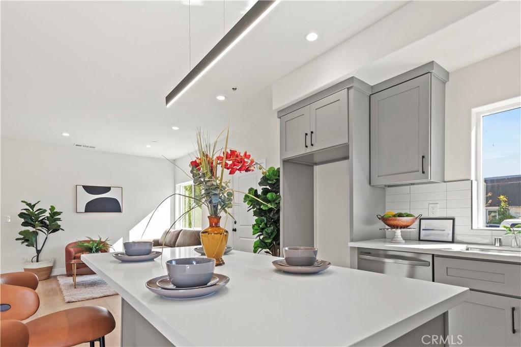 MLS #OC25253877 image #0