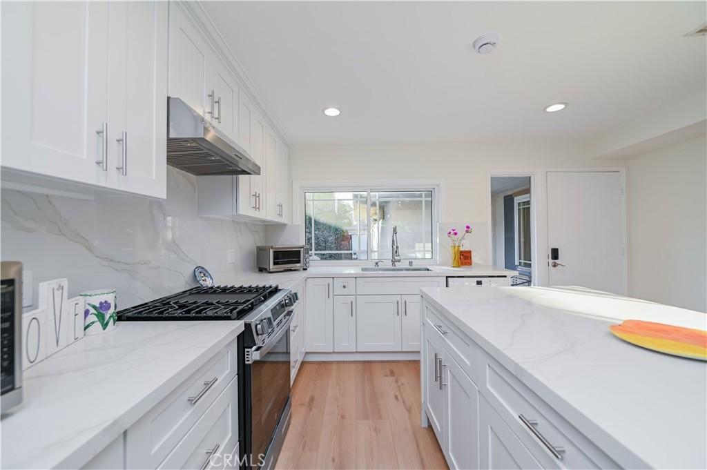 MLS #OC25253895 image #0