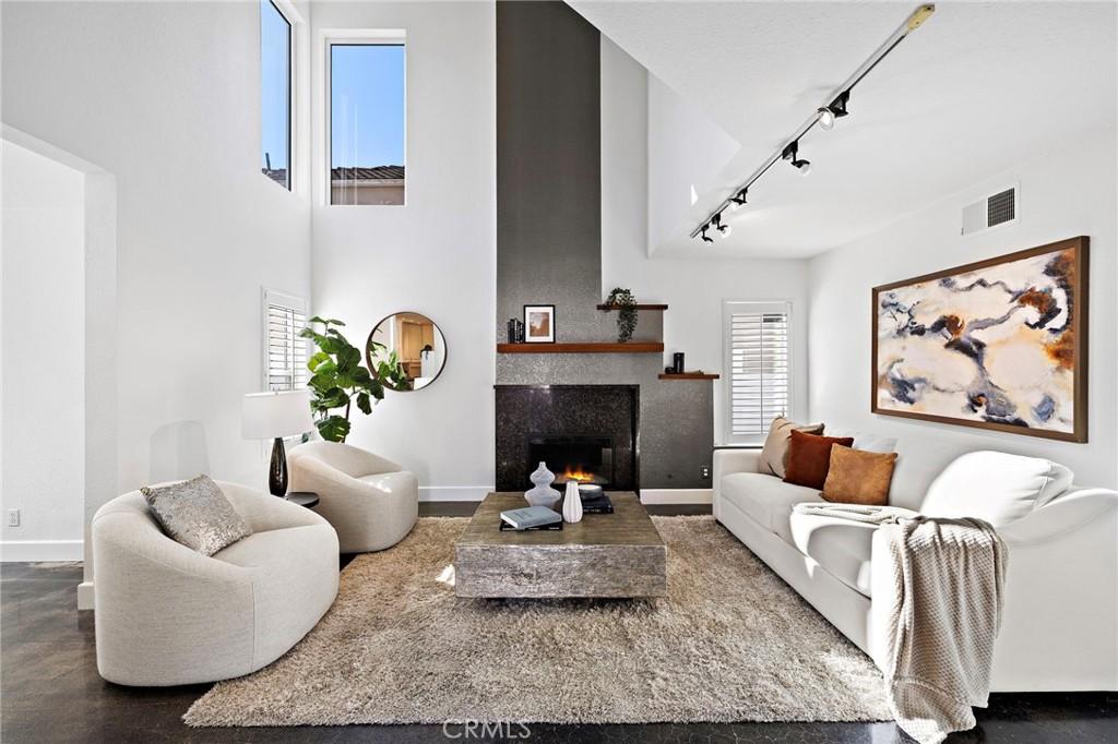 MLS #OC25254231 image #0