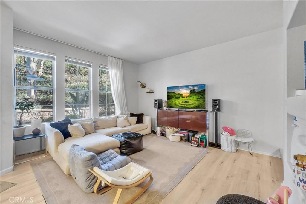 MLS #OC25254293 image #0