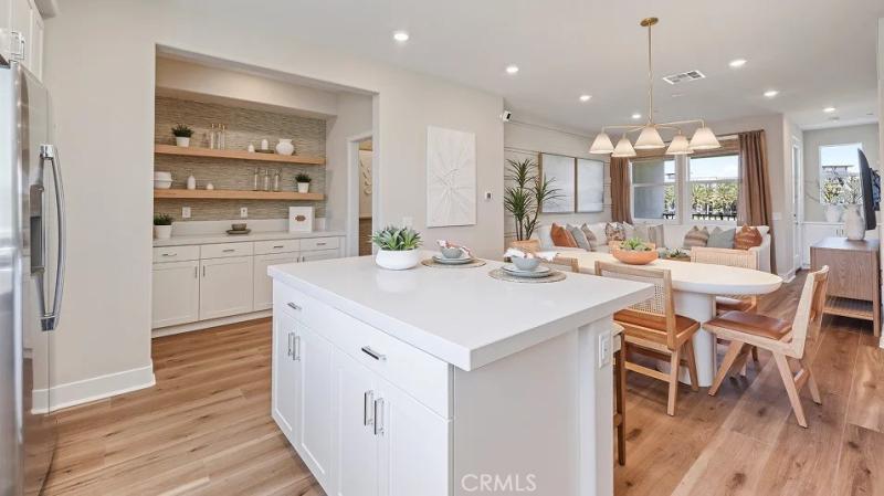 MLS #OC25254472 image #0