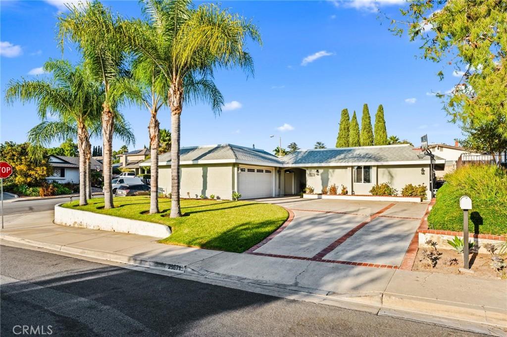 MLS #OC25254515 image #0