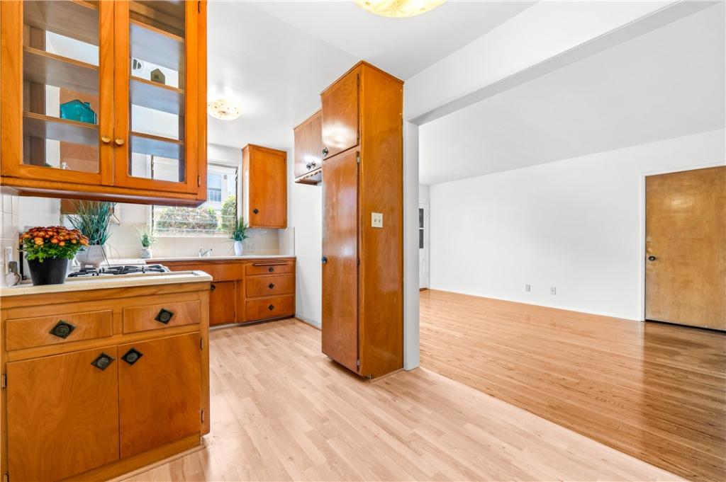 MLS #OC25254724 image #0