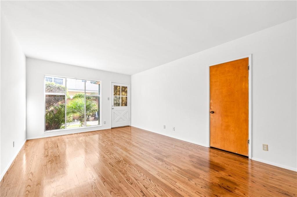 MLS #OC25254724 image #0