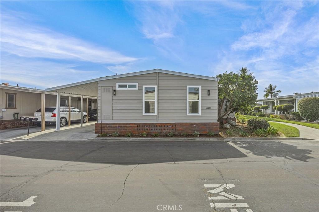 MLS #OC25254776 image #0