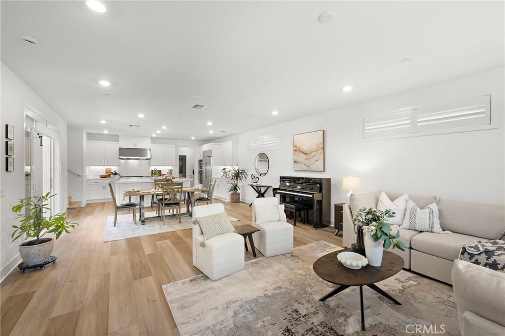 MLS #OC25255406 image #0