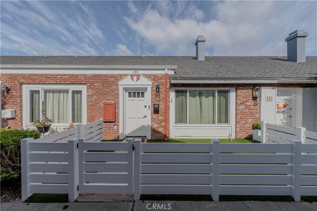 MLS #OC25255425 image #0