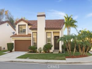 MLS #OC25255594 image #0