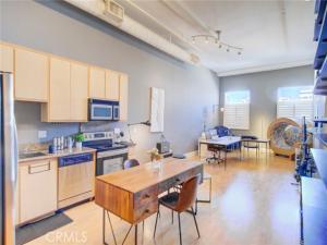 MLS #OC25255620 image #0