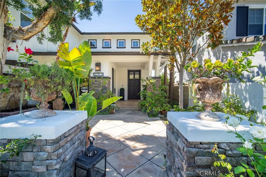 MLS #OC25255899 image #0