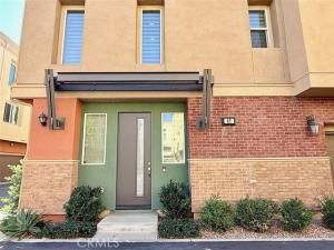 MLS #OC25256038 image #0