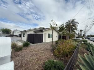 MLS #OC25256060 image #0