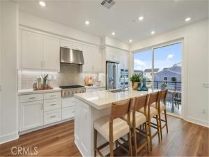 MLS #OC25256087 image #0