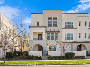 MLS #OC25256109 image #0