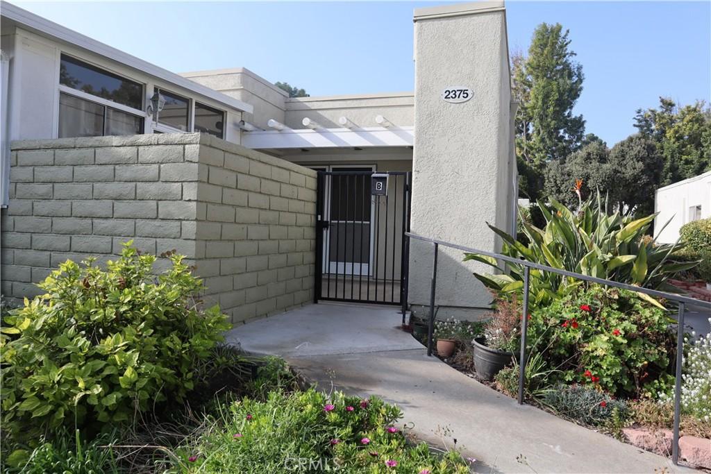 MLS #OC25256162 image #0