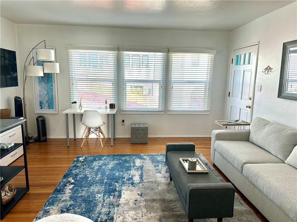 MLS #OC25256298 image #0