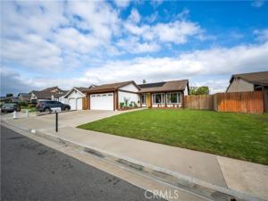 MLS #OC25256376 image #0