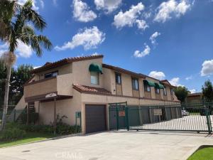 MLS #OC25256395 image #0