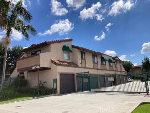 MLS #OC25256395 image #0