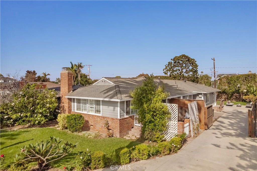 MLS #OC25256397 image #0