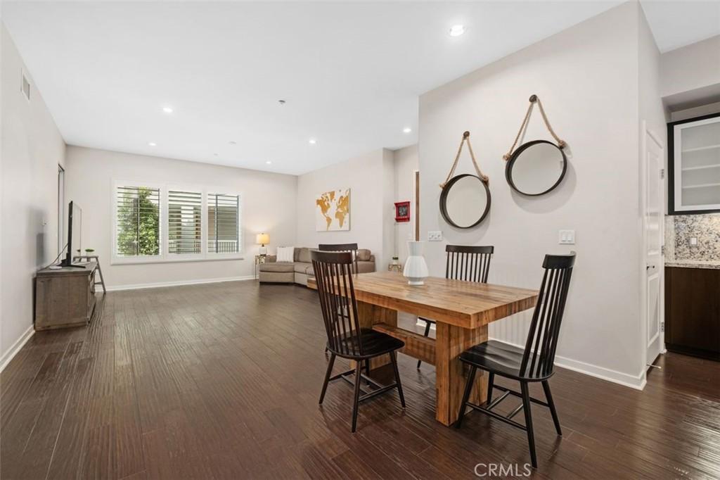 MLS #OC25256454 image #0