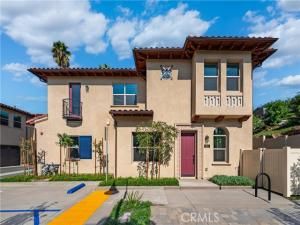 MLS #OC25256455 image #0