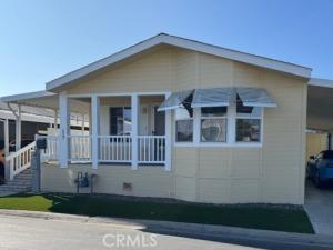 MLS #OC25256512 image #0