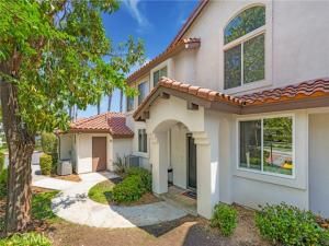 MLS #OC25256608 image #0