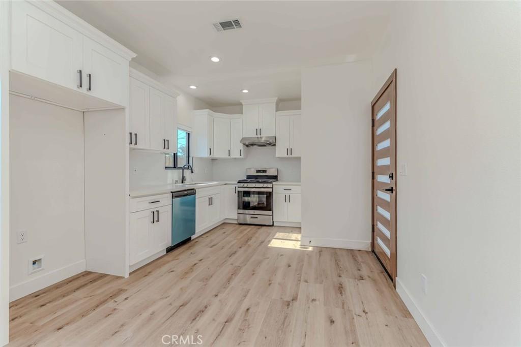 MLS #OC25256684 image #0