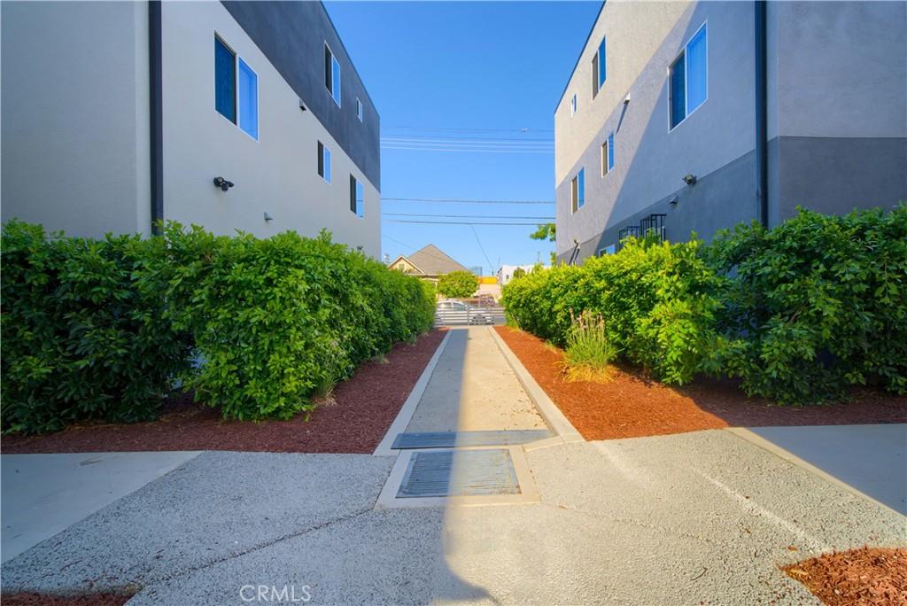 MLS #OC25256714 image #0