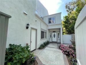 MLS #OC25256836 image #0