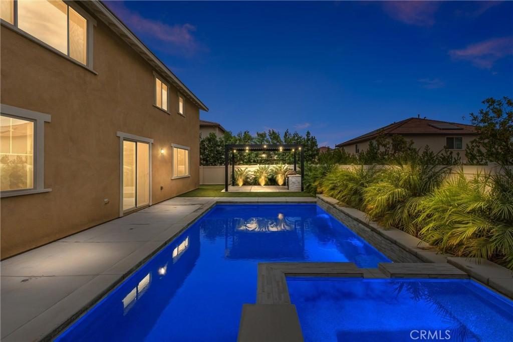 MLS #OC25256863 image #0