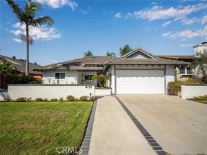 MLS #OC25256902 image #0