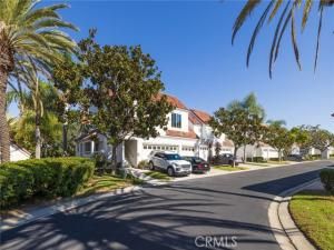 MLS #OC25257055 image #0