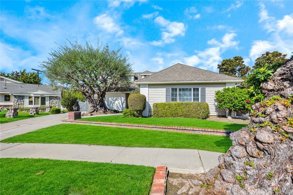 MLS #OC25257217 image #0