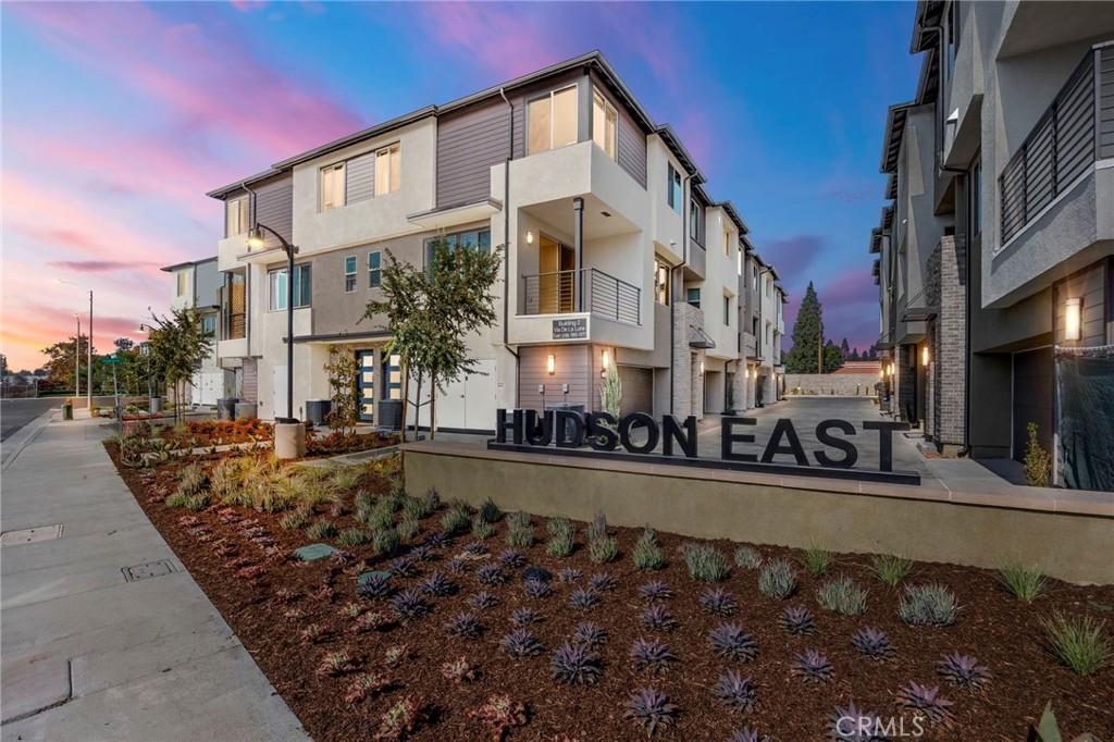 MLS #OC25257298 image #0