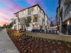 MLS #OC25257298 image #0