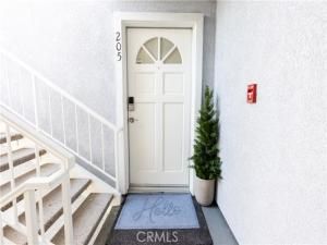 MLS #OC25257329 image #0