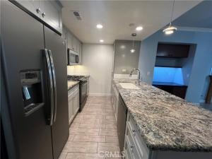 MLS #OC25257431 image #0