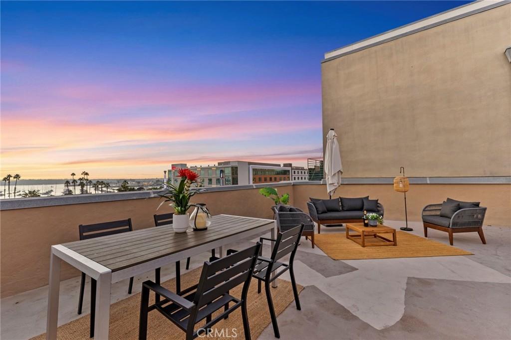 MLS #OC25257540 image #0