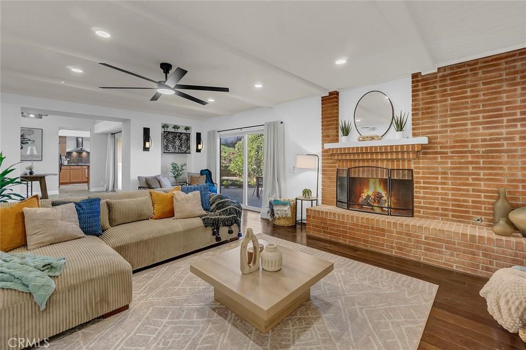 MLS #OC25257716 image #0